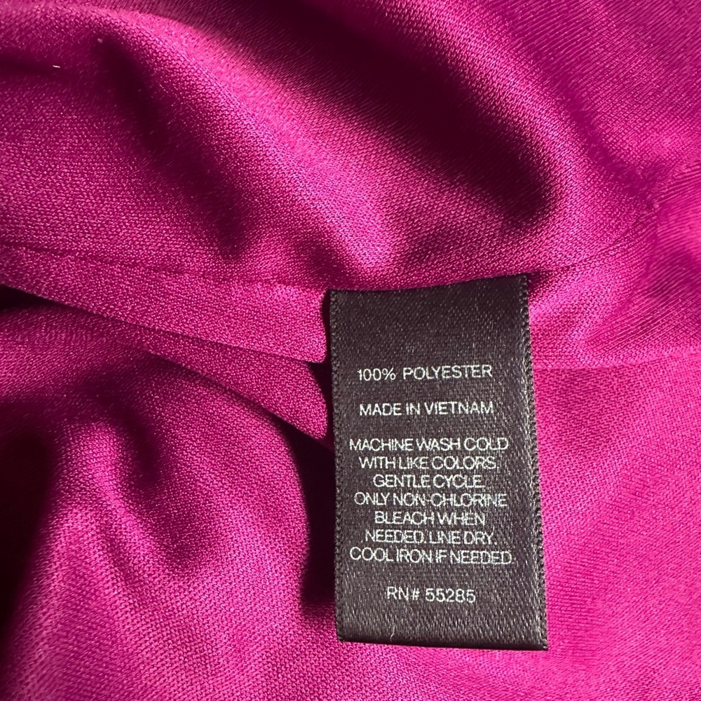 Express Magenta Sleeveless Blouse. Size Small. - Picture 5 of 5